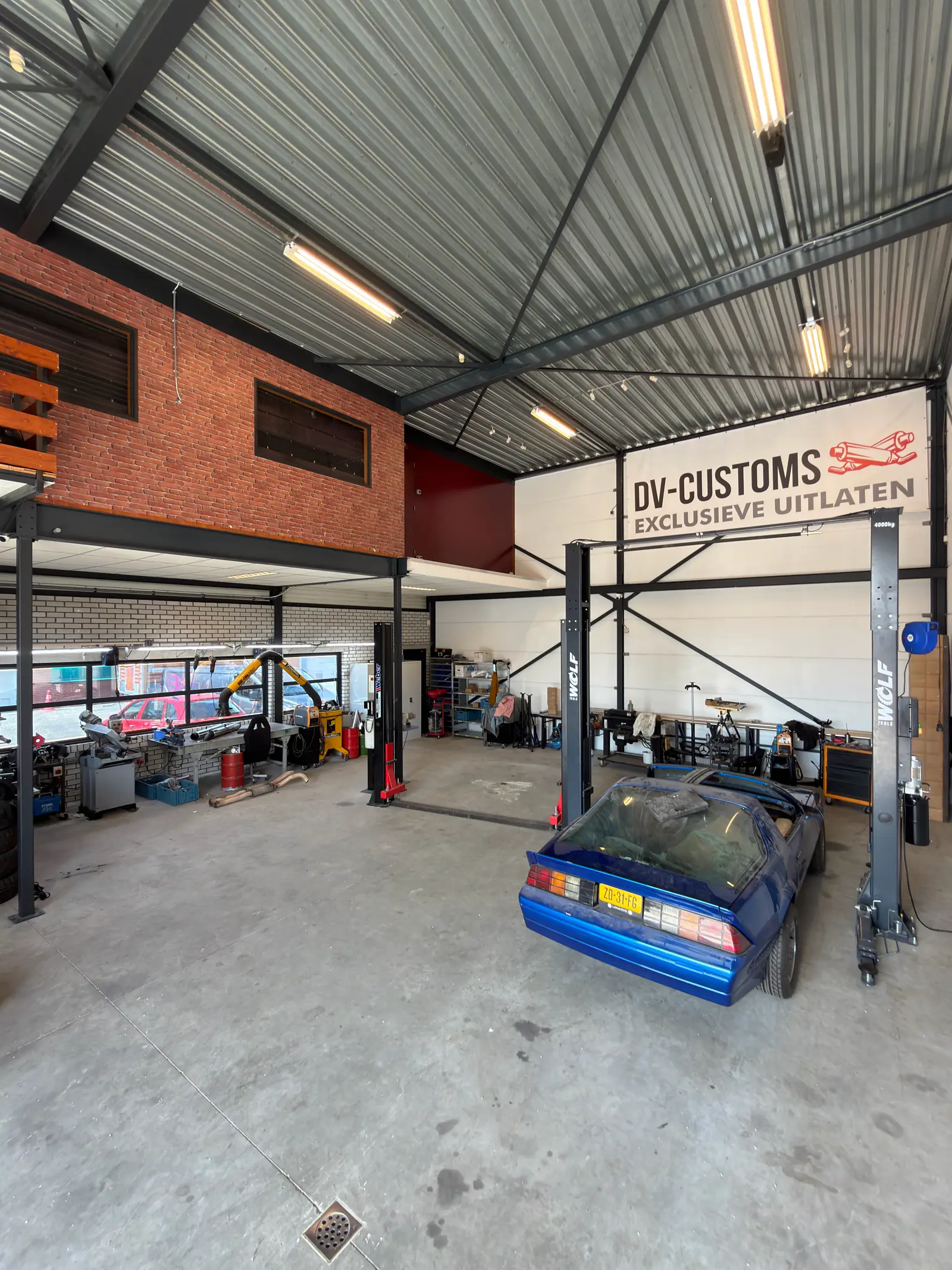 DV Customs werkplaats in Maasdijk - exclusieve uitlaten op maat
